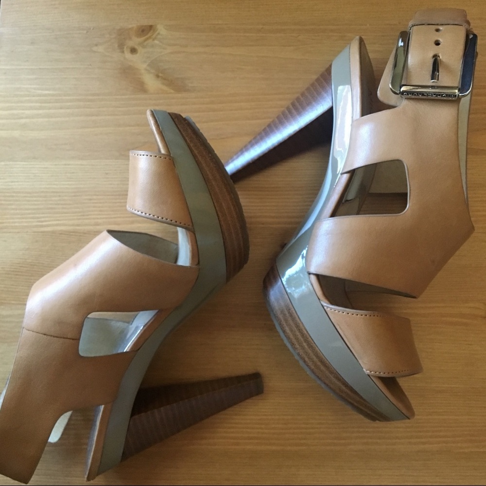 •Michael Kors• Leather Nude Heels